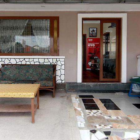Oyo 799 Hotel Dieng Berastagi Exterior foto