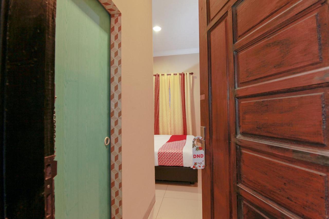 Oyo 799 Hotel Dieng Berastagi Exterior foto
