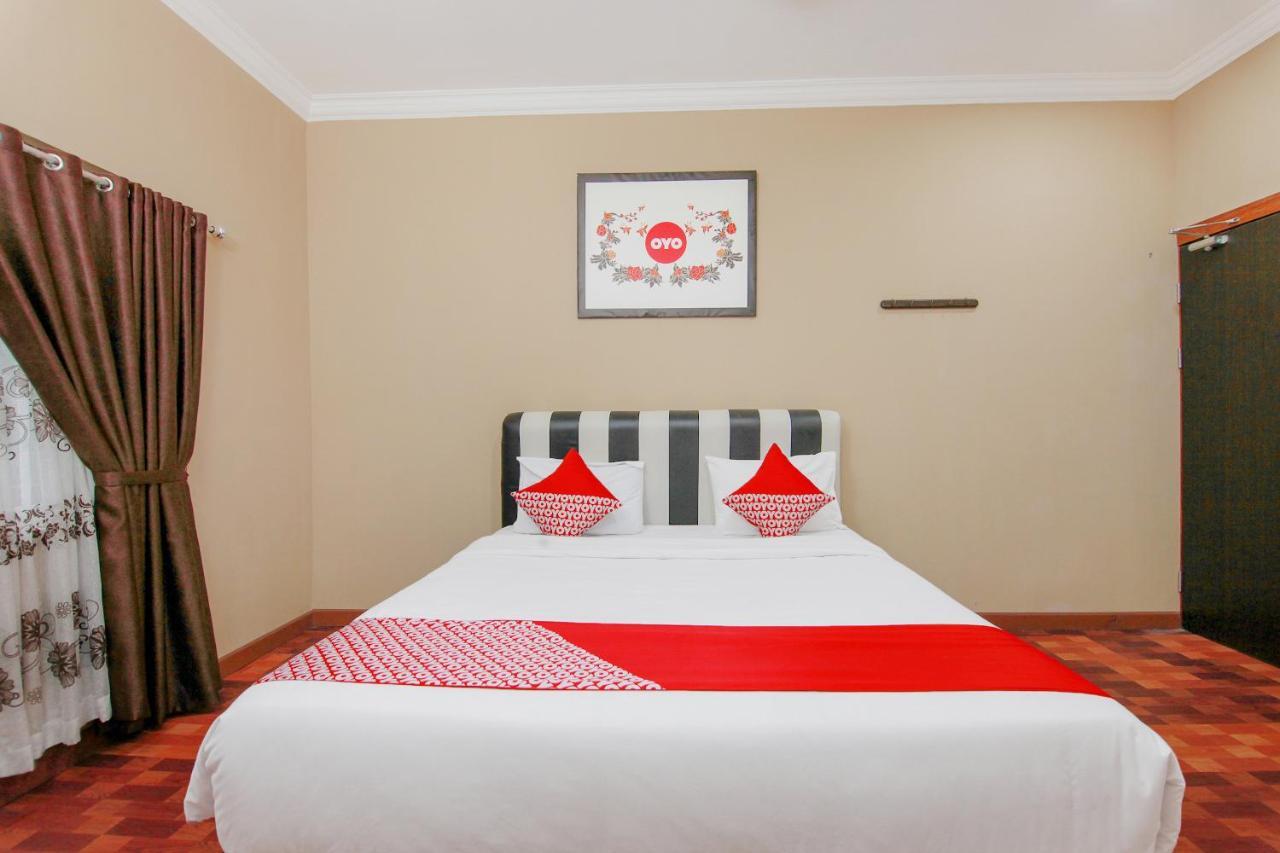 Oyo 799 Hotel Dieng Berastagi Exterior foto