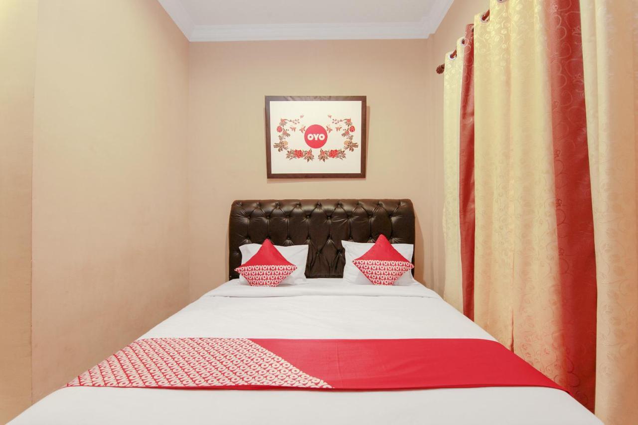 Oyo 799 Hotel Dieng Berastagi Exterior foto