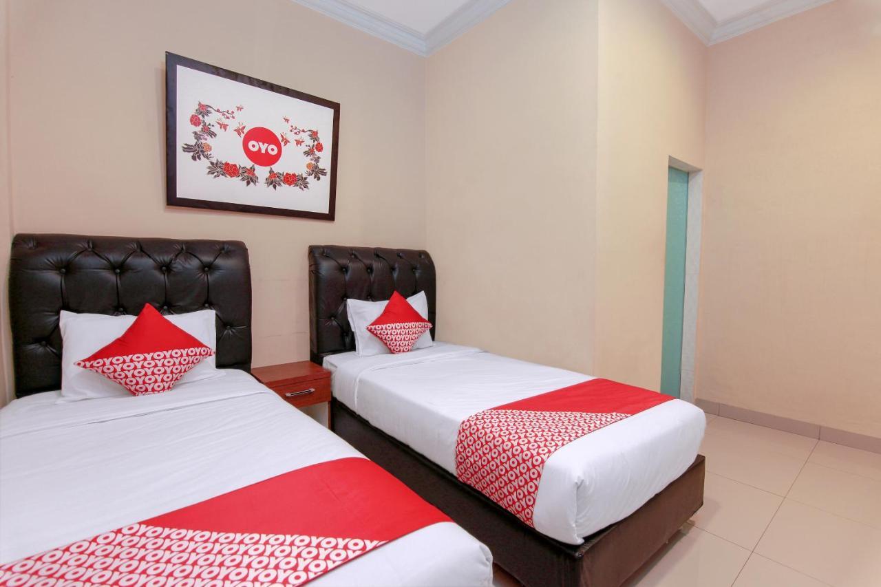 Oyo 799 Hotel Dieng Berastagi Exterior foto