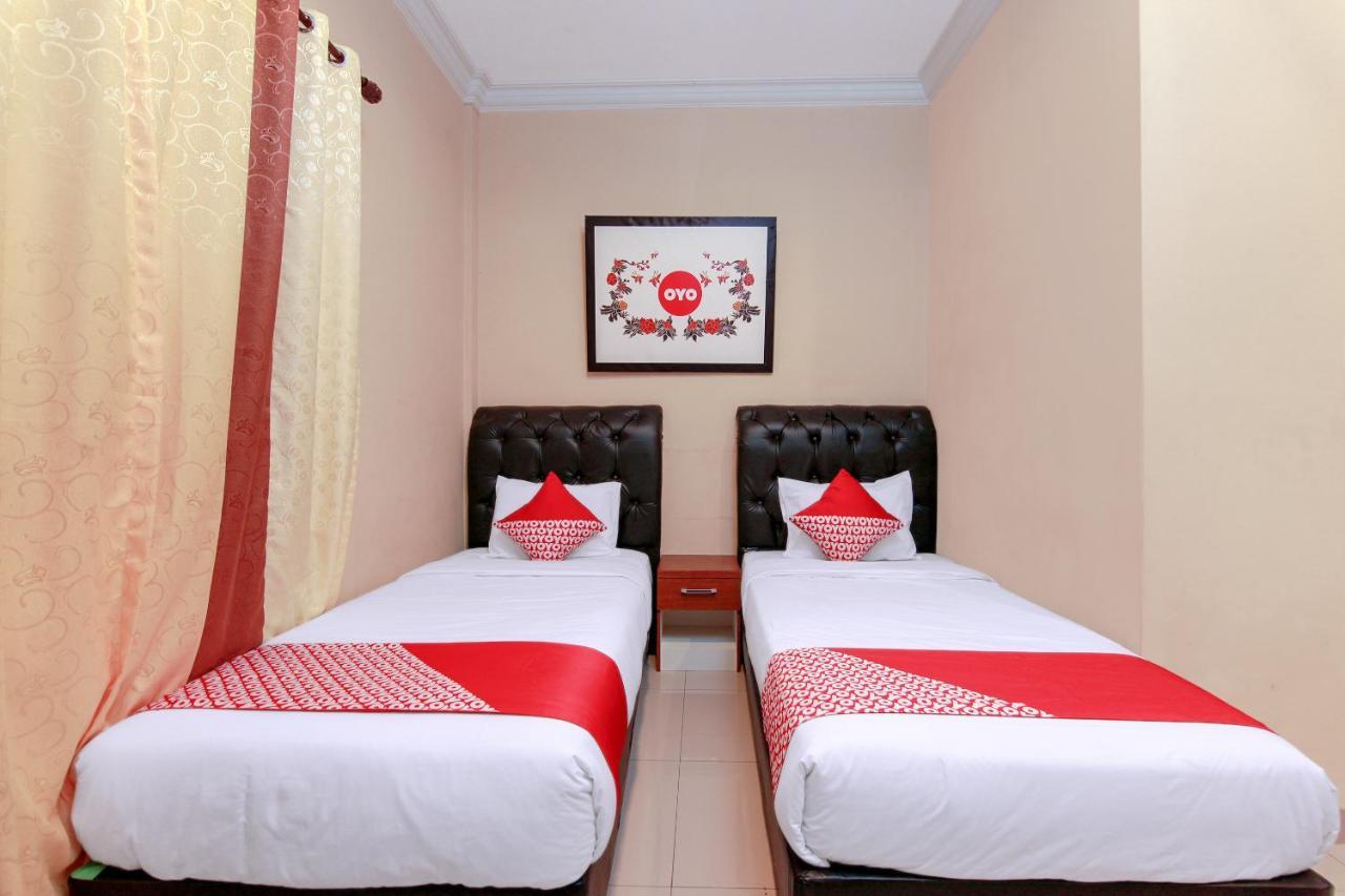 Oyo 799 Hotel Dieng Berastagi Exterior foto